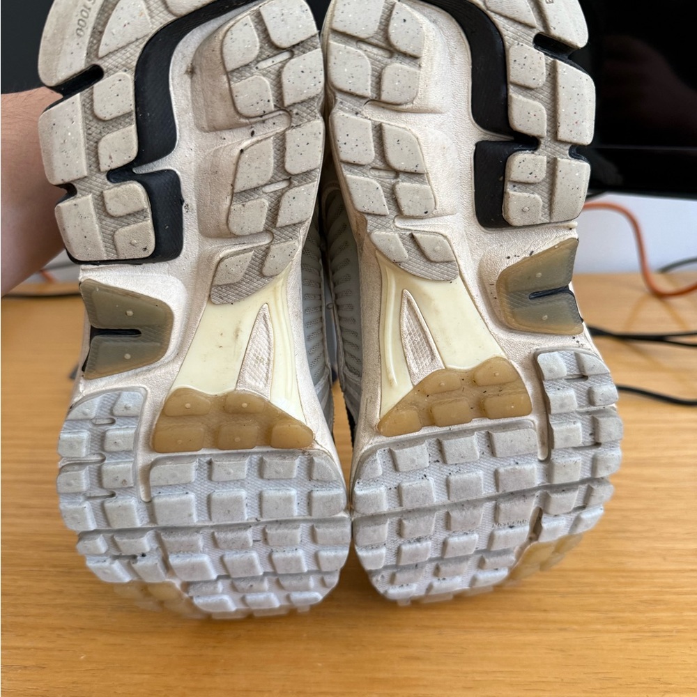 Nike White Gray Black Mesh Athletic Sneakers - Picture 5 of 5